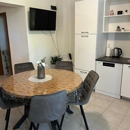 Ivana Apartamento *